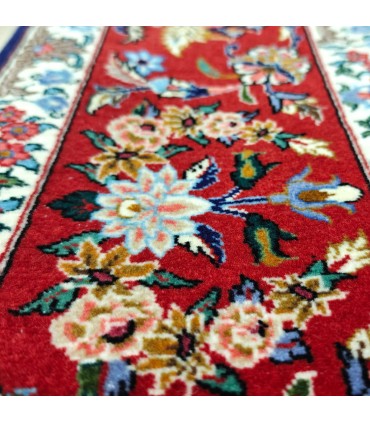 Tapete persa Isfahan com design floral – artesanato excepcional do Oriente Médio
